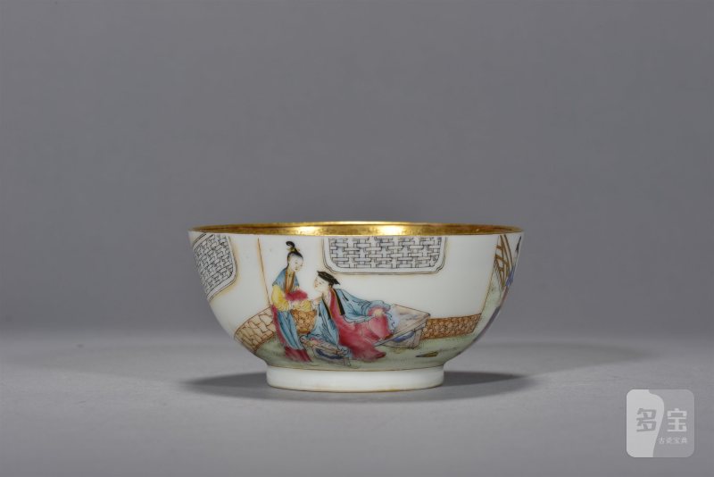 清乾隆 粉彩描金开窗庭院仕女图茶圆 - 图2